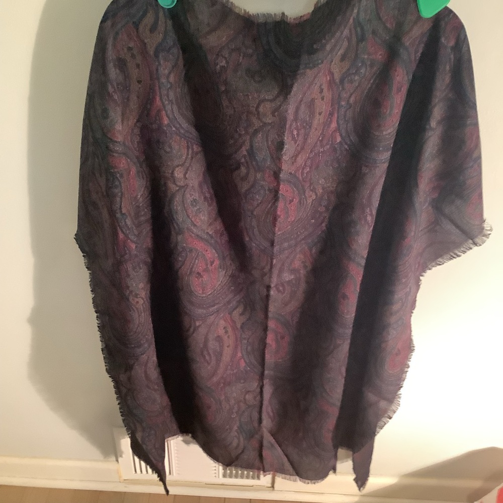Lovely print paisley scarf. 36” square.